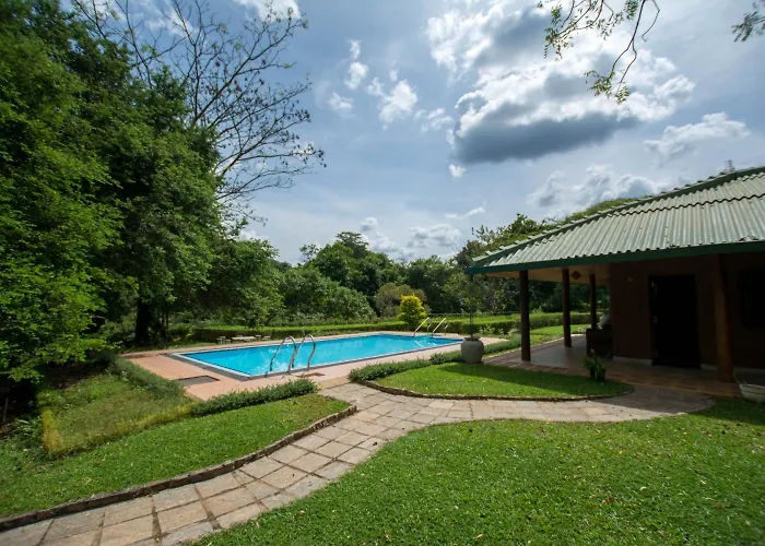 Governor'S Gangula Hotel